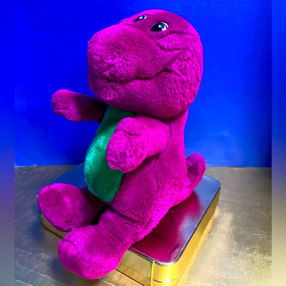 BARNEY THE PURPLE DINOSAUR VTG 1992 PLUSH LYONS GROUP EMBROIDERED LOGO ON FOOT